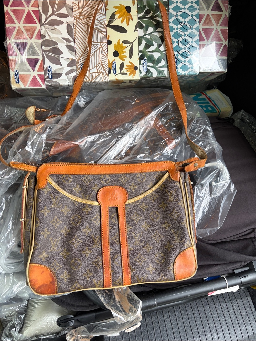 VINTAGE AUTHENTIC Louis Vuitton Brown Monogram Canvas Messenger Bag
